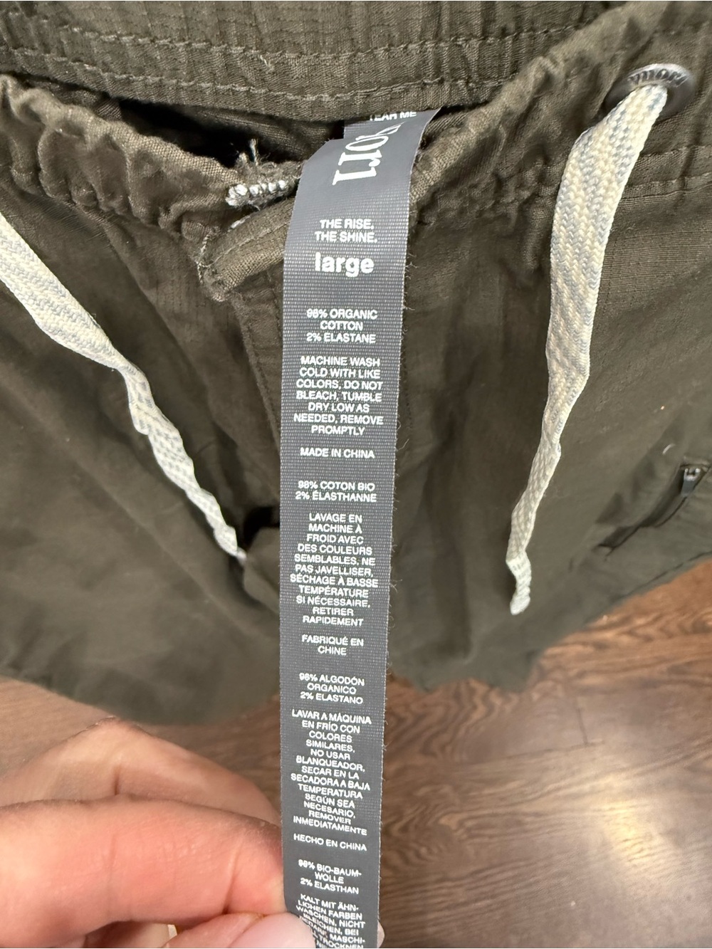 Vuori NEW Men’s Size Large Barren Explorer Pant Classic Fit 30" color kale - Picture 9 of 9